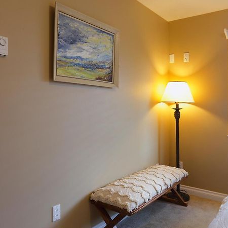 Lovely J Home -Stunning River View Cozy Two Bedroom Private Suite New Westminster Dış mekan fotoğraf