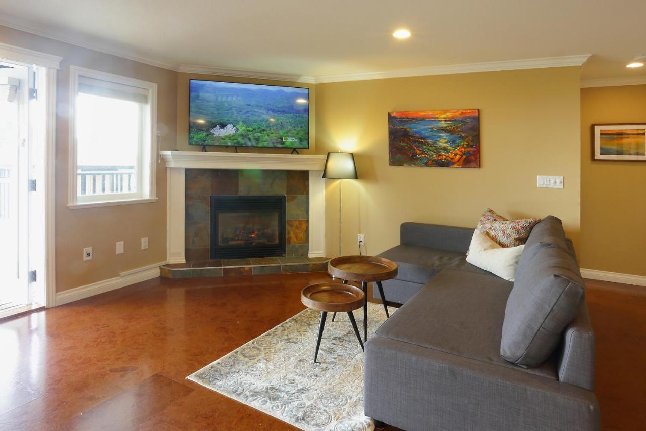 Lovely J Home -Stunning River View Cozy Two Bedroom Private Suite New Westminster Dış mekan fotoğraf