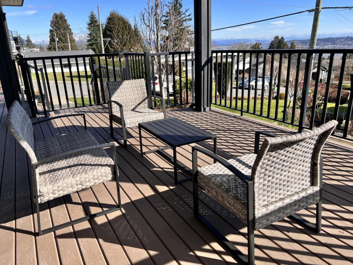 Lovely J Home -Stunning River View Cozy Two Bedroom Private Suite New Westminster Dış mekan fotoğraf